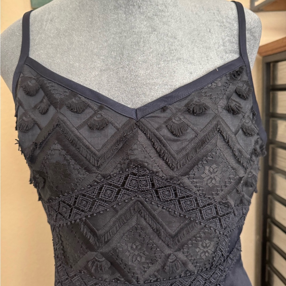 Preowned Ted Baker Leeeo Mixed Geo Lace Midi Dress, Navy, Ted Size 3 (US 8) - Picture 7 of 12